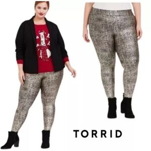 Torrid Gold crosshatch foil leggings. NWT